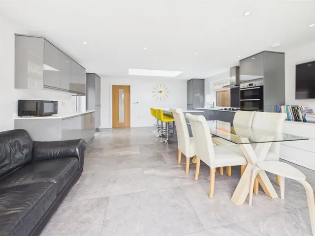 Brookfield Lane, Churchdown, photo 3