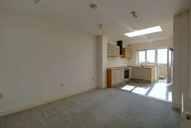 Old Shoreham Road, Hove, BN3, photo 2