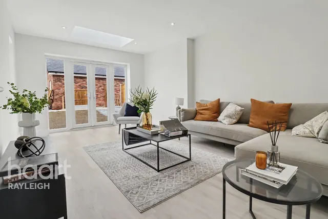 London Road, Rayleigh, SS6, photo 2