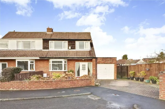 Bradley Avenue, Houghton Le Spring, Tyne and Wear, DH5, photo 1