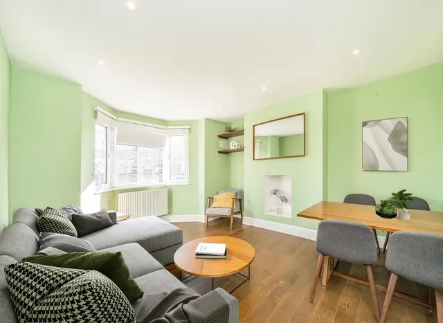 Photo 2 — Tooting Grove, Tooting, SW17