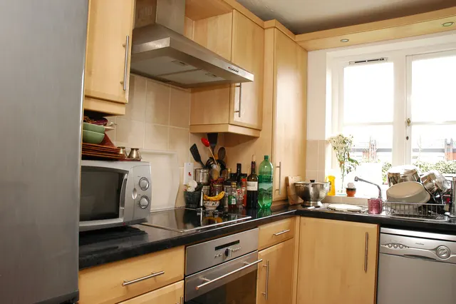 Photo 2 — 230 Brompton Park Crescent, London
