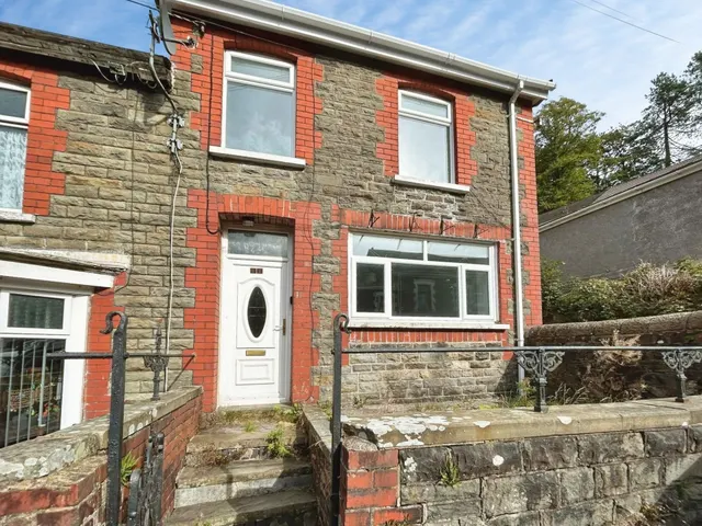 Matthews Street, Port Talbot, SA13, photo 1