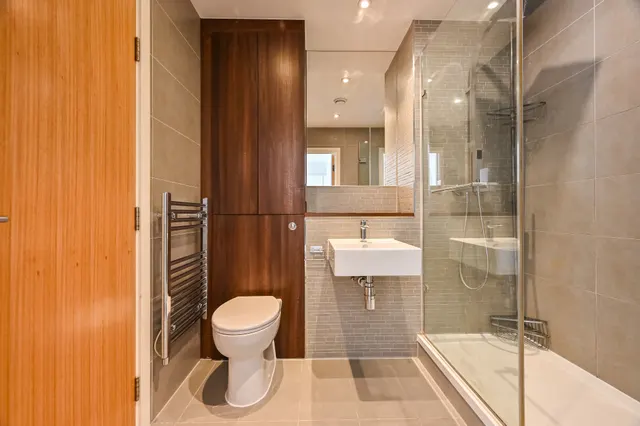 Photo 3 — 204 Aegean Court, 20 Seven Sea Gardens, London