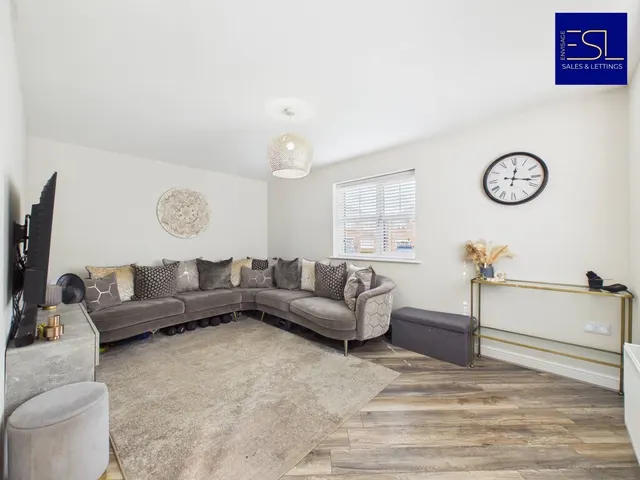 Attention First Time Buyers, photo 2