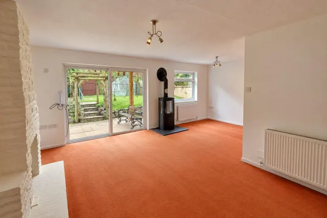 Court Road, Newent, GL18, photo 3