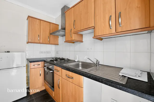 Babington Road, London, SW16, photo 2