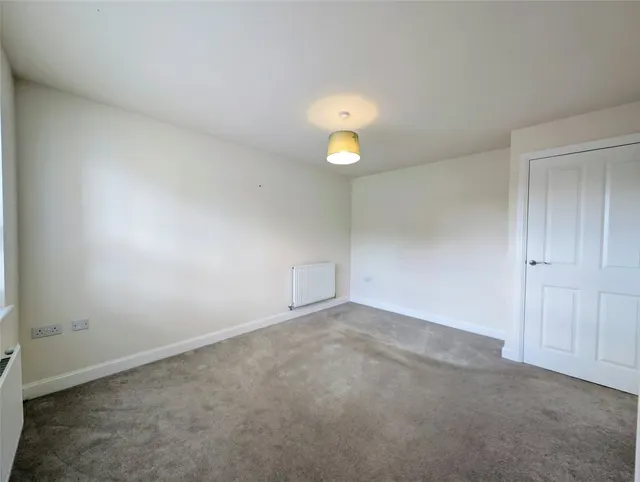 Axminster Drive, Stourport-on-Severn, photo 2