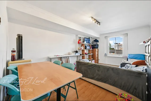 Clapham Road, London, photo 3