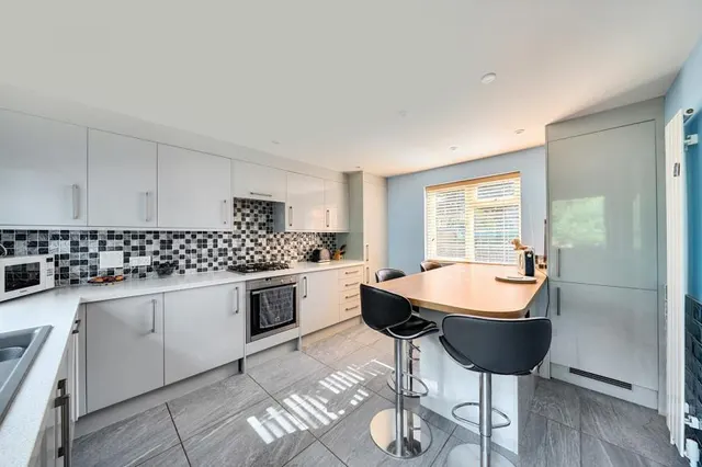 Delta Road, Chobham, GU24, photo 3