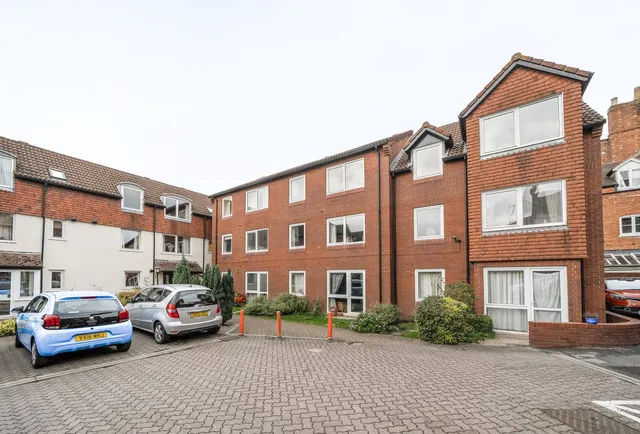 High Street, Tewkesbury, GL20 5BL, photo 1