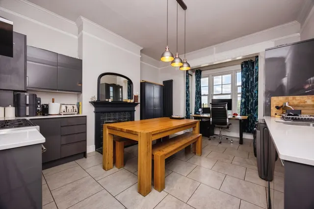 Nightingale Road, Godalming, GU7, photo 2
