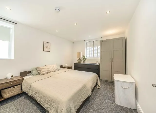 Photo 3 — Portland Rise, Finsbury Park, N4