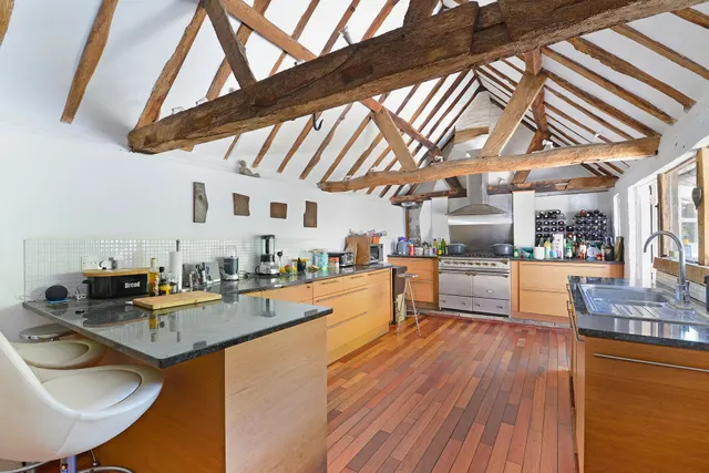 The Village, Ewhurst, GU6, photo 2