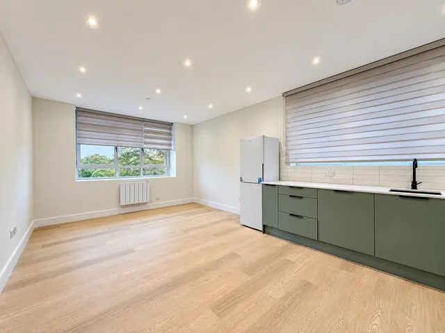 Dean Park Crescent, Bournemouth Town Centre, BH1, photo 1