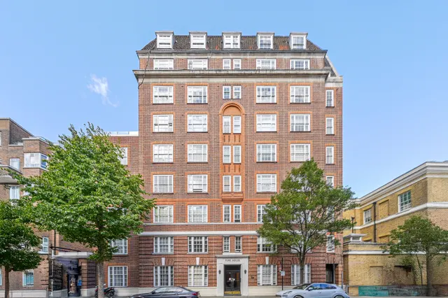 Photo 2 — 18 York House, Turks Row, London