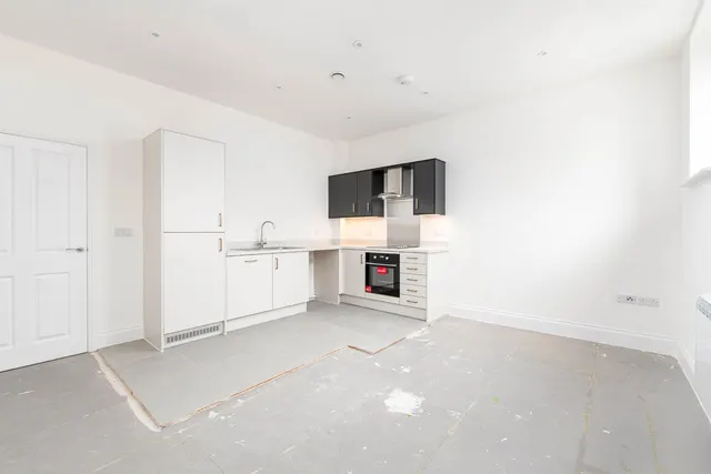 Court Street, Trowbridge, BA14, photo 2