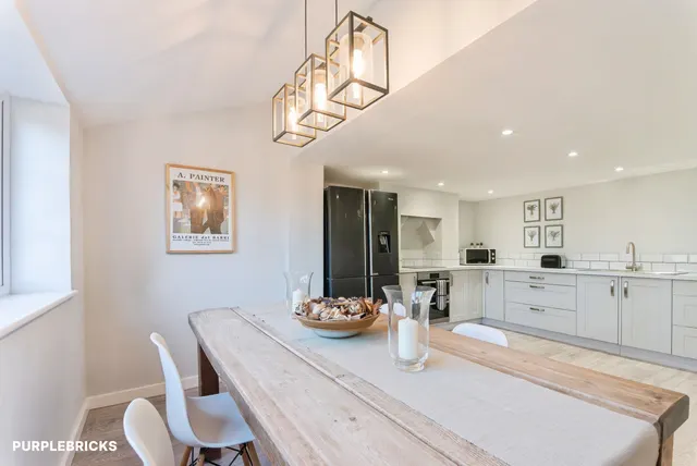 Eastsands, Marlborough, SN8, photo 3