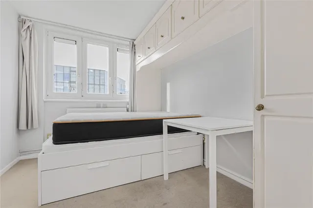 Goswell Road, London, EC1V, photo 3