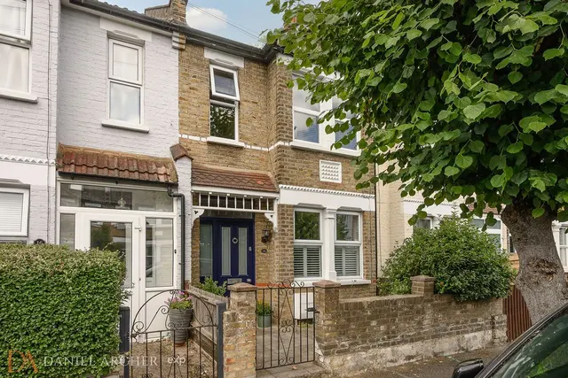 Aston Road, Raynes Park, SW20, photo 1