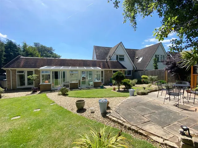 Cradock Place, Worthing, photo 1