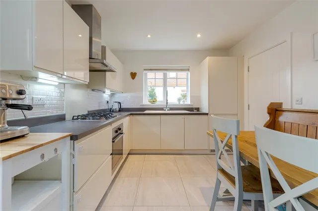 Marjoram Avenue, Cranleigh, GU6, photo 3