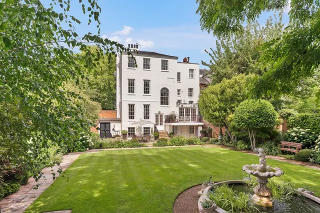The Green, Richmond, Surrey, TW9 1PB, photo 1
