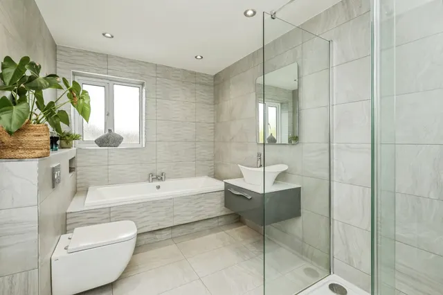 Photo 3 — Sandbeck Court, Bawtry, Doncaster