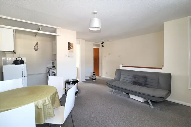 Walton Road, Woking, GU21, photo 3