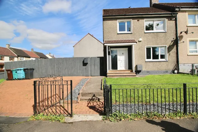 Photo 2 — Drumvale Drive, Moodiesburn, G69 0DR