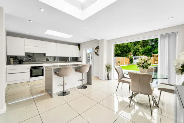 Feltham Hill Road, Ashford, photo 1