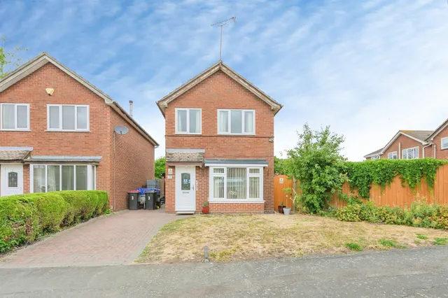 Beech Close, Kingsbury, B78, photo 1