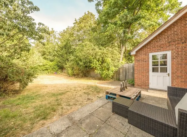 Photo 3 — Nevinson Close, Battersea, SW18