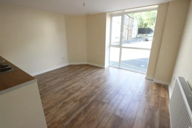 Jenkins Street, Hopkinstown, CF37, photo 2
