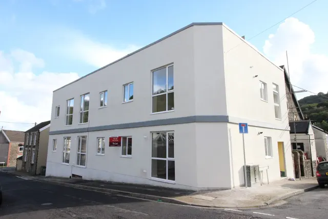Jenkins Street, Hopkinstown, CF37, photo 1