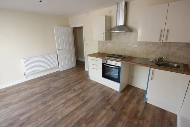 Jenkins Street, Hopkinstown, CF37, photo 3