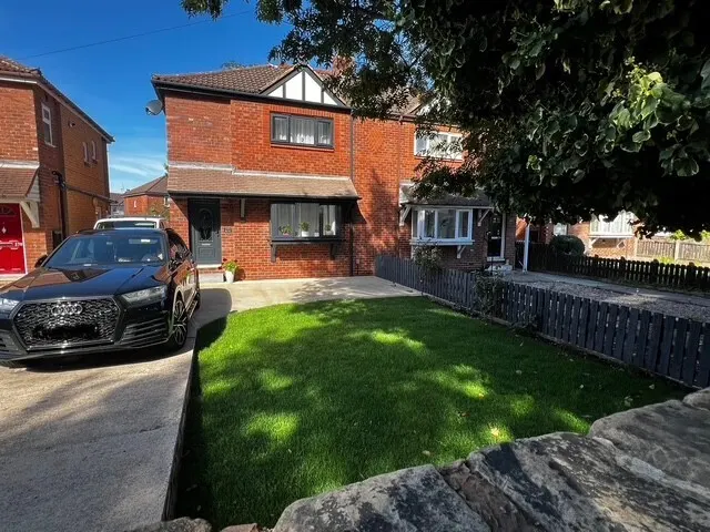 Pontefract Road, BARNSLEY, photo 1