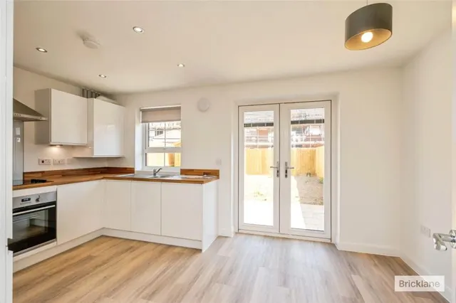 Lapwing Heights, Bosham, PO18, photo 2