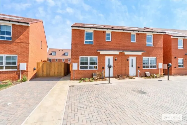Lapwing Heights, Bosham, PO18, photo 1
