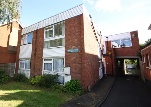 High Road, Loughton, IG10, photo 1