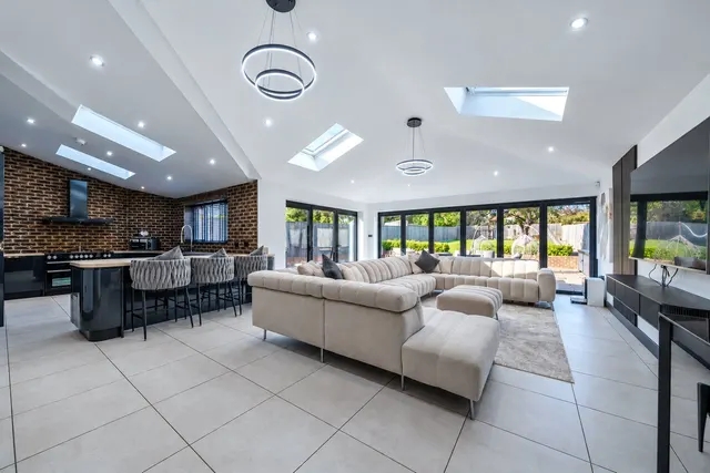 Thornes Road, Wakefield, WF2, photo 2