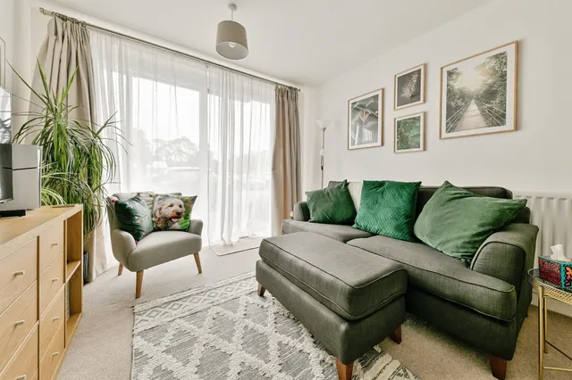 Photo 2 — Allwoods Place, Hitchin