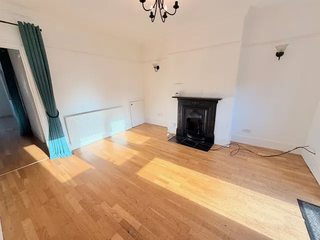 Photo 3 — Grosvenor Road, Romford, Essex RM7 0QU