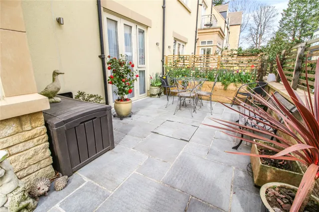 Stratton Court, Stratton, GL7, photo 2
