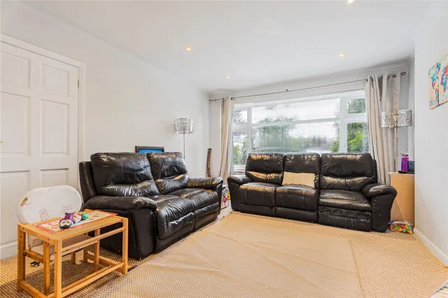 Oak Grove, Sunbury-on-Thames, TW16, photo 2