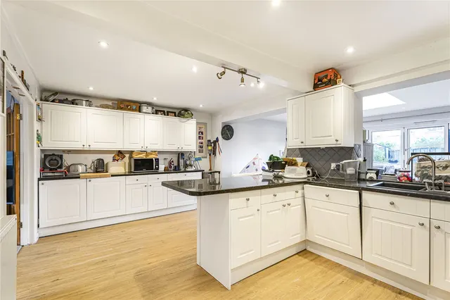 Oak Grove, Sunbury-on-Thames, TW16, photo 3