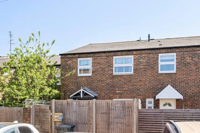Photo 2 — Malham Road, SE23