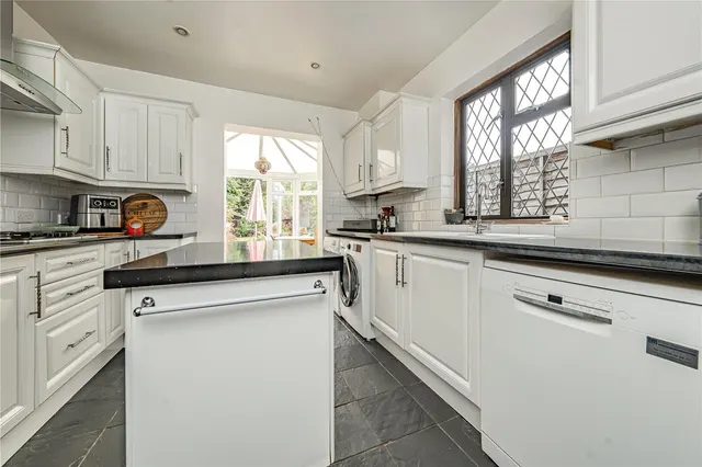 Money Lane, West Drayton, UB7, photo 3