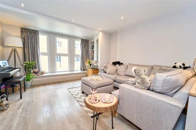 The Causeway, Teddington, TW11, photo 1