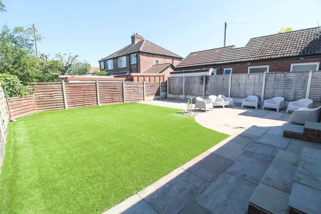 Buxton Road, Stockport, SK6, photo 2